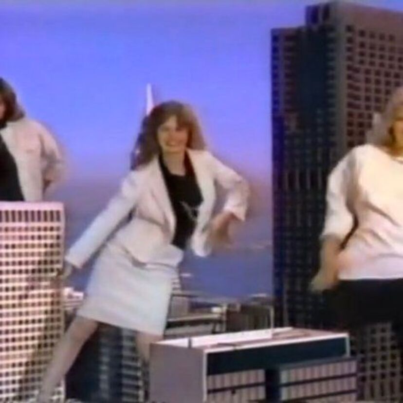 「レナウン娘」のCMが懐かしい…老舗アパレル・レナウンが経営再建を断念し、破産することが明らかに。