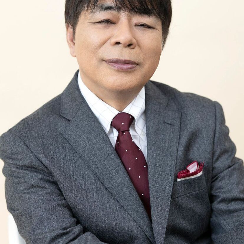 【小倉久寛】盟友・三宅裕司や”美女と野獣”といわれた奥さんについてもご紹介！