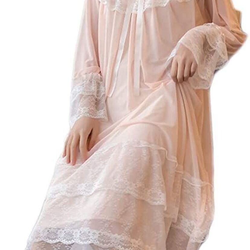 あの頃は女性や女子の寝間着と言えば「ネグリジェ」