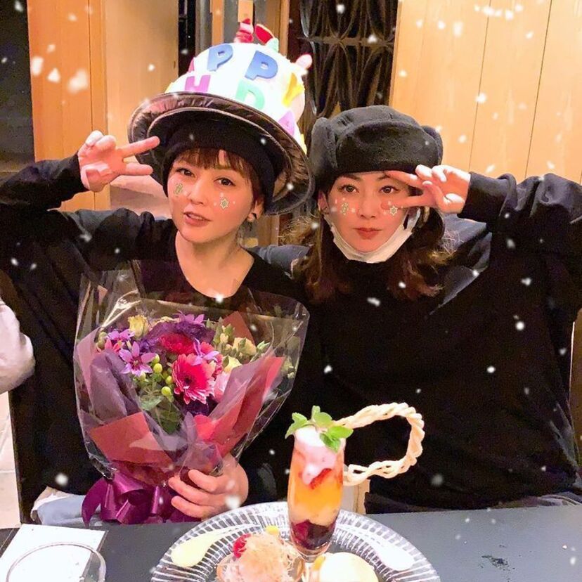 奇跡のアラフィフ！「PUFFY」の大貫亜美（47）と吉村由美（46）の2ショットが若過ぎると話題に！！