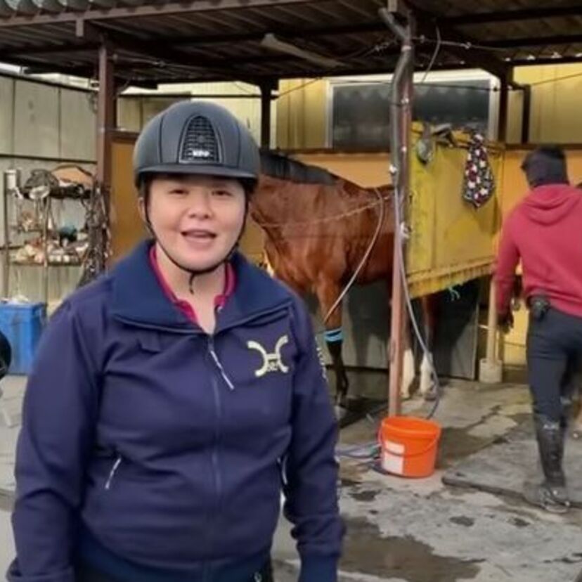 華原朋美（46）、歌手活動の本格再開へ向けて近況を動画で公開！得意の乗馬を披露！！