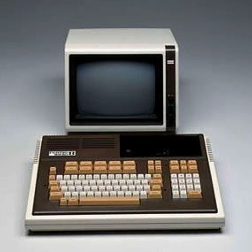 富士通「FM-8」がついに40周年！「40周年モデル」などの記念事業がスタート！近年のレトロPC界隈のニュースも確認！