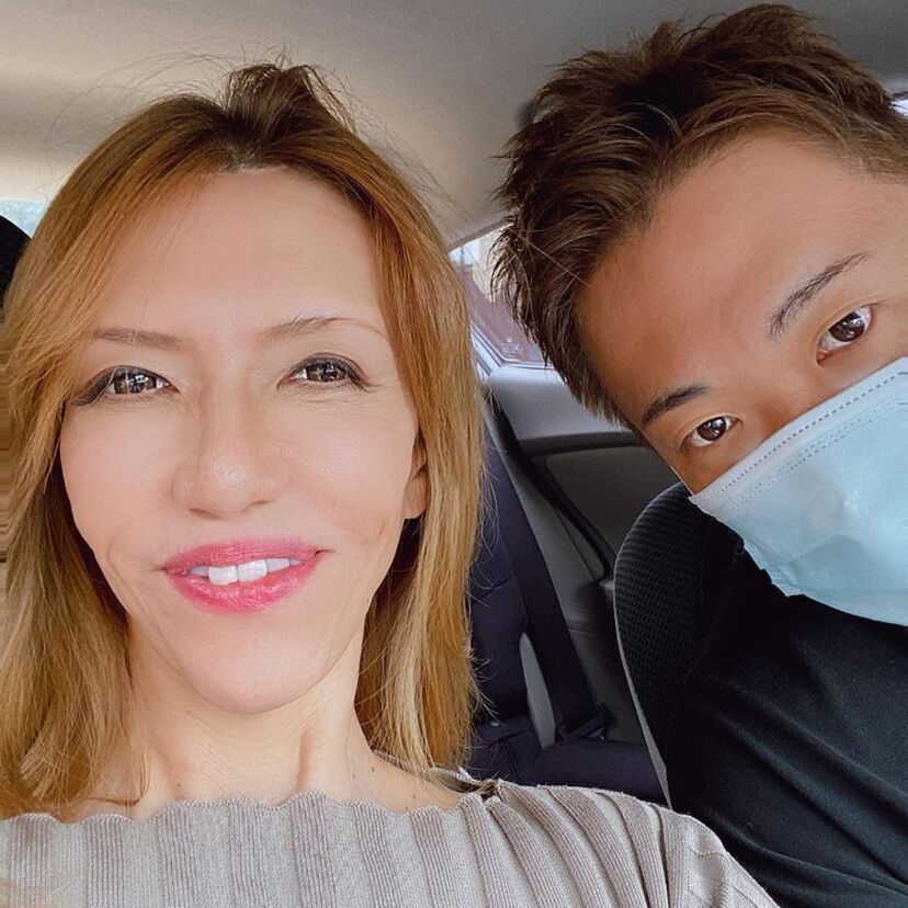 ダンプ松本とともに「極悪同盟」で活躍した！ブル中野（53）が仲良し夫婦2ショットを公開！！