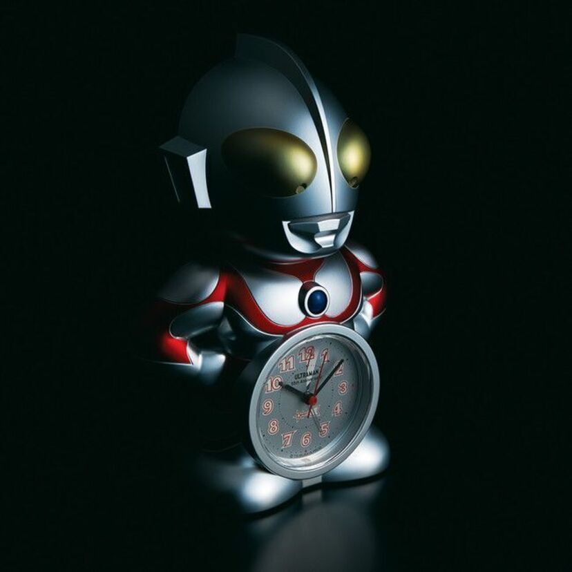 ウルトラマンの55周年記念！フィギュアタイプ目ざまし時計が発売！『講談社MOOK ウルトラマンとあそぼう！』も発売中！