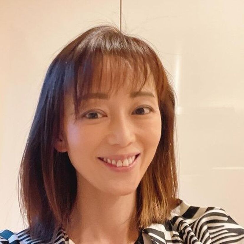 女優・葉月里緒奈（46）が最新の自撮りショットを公開！美し過ぎると話題に！！