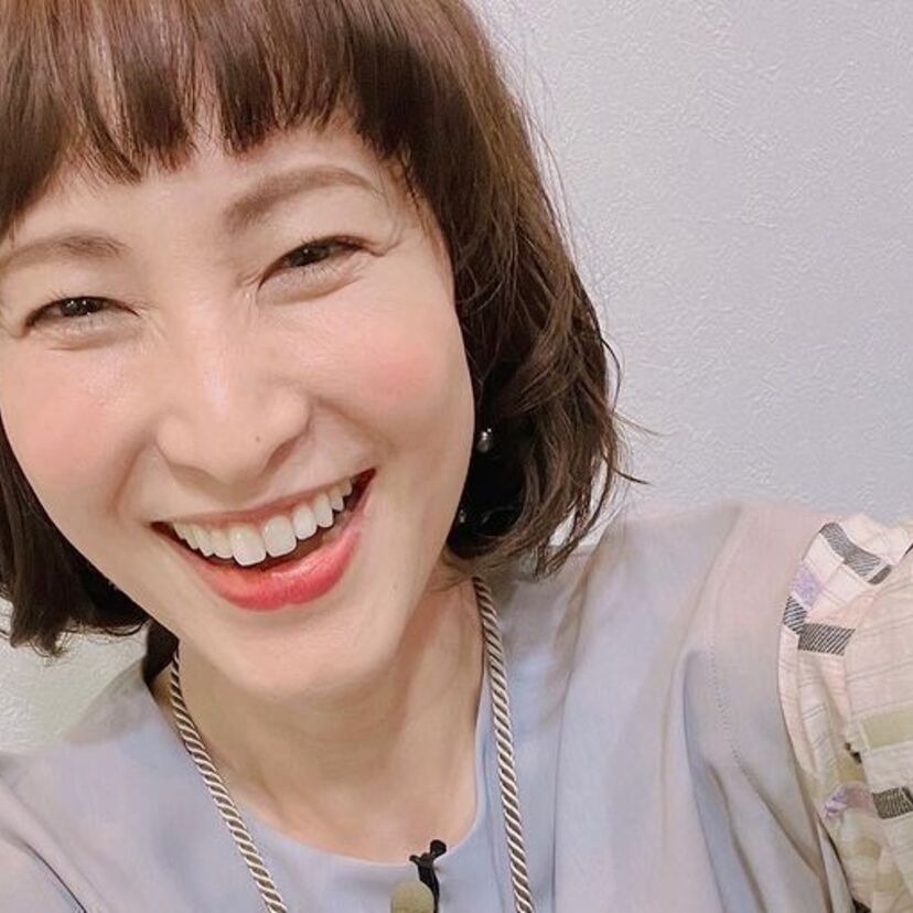 奇跡のアラフィフ！女優・鈴木杏樹（52）が可愛らしいワンピース姿を披露！！