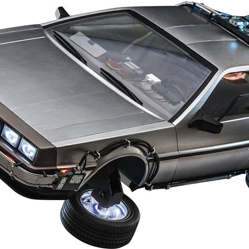 『バック・トゥ・ザ・フューチャー PART2』のデロリアンが1/6スケールで立体化！待ち遠しい！ 