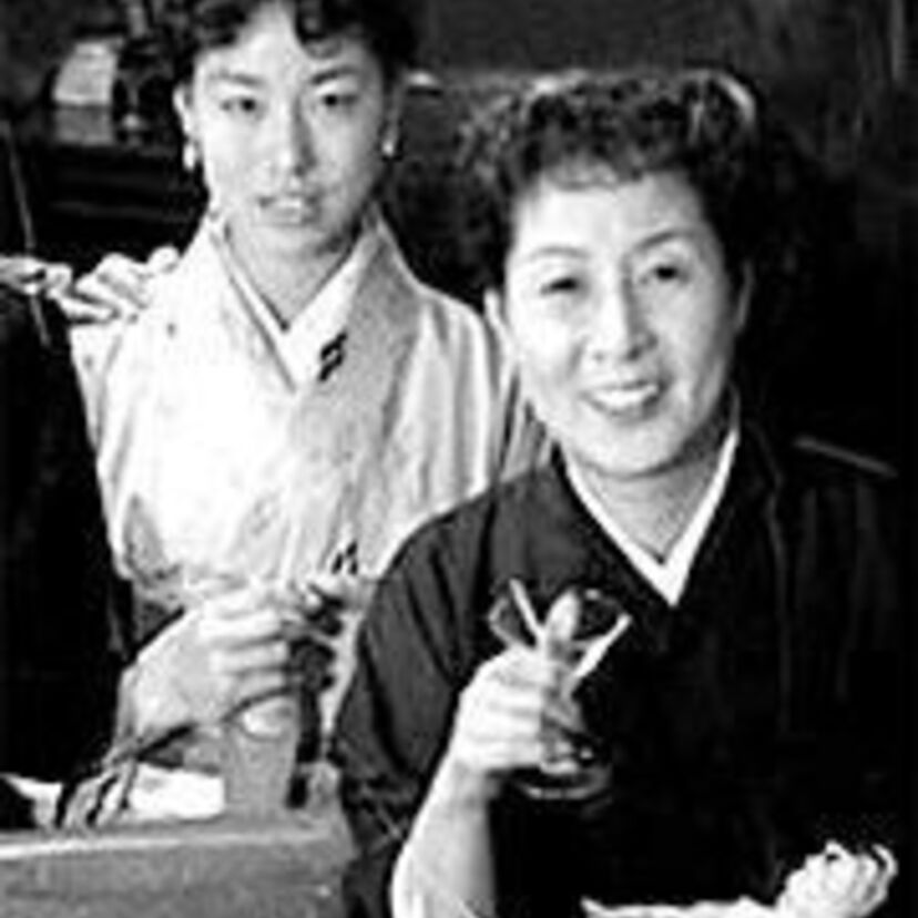 「水谷八重子」二代に渡って引き継がれた芸名。