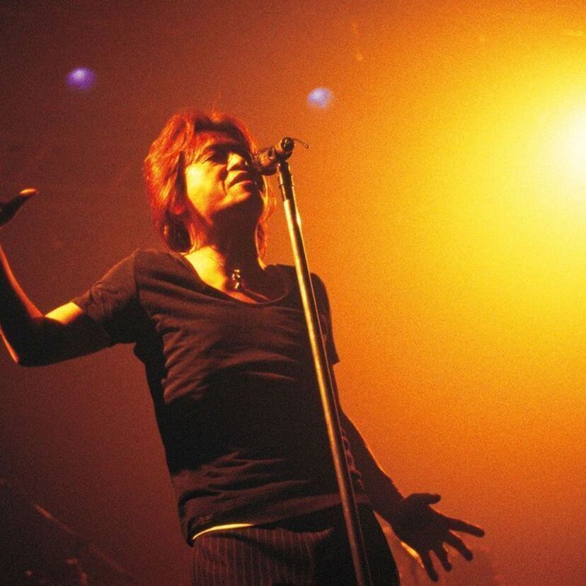 甲斐よしひろがついにソロデビュー35周年！WOWOWで歴代のライブ映像の数々が放送決定！！