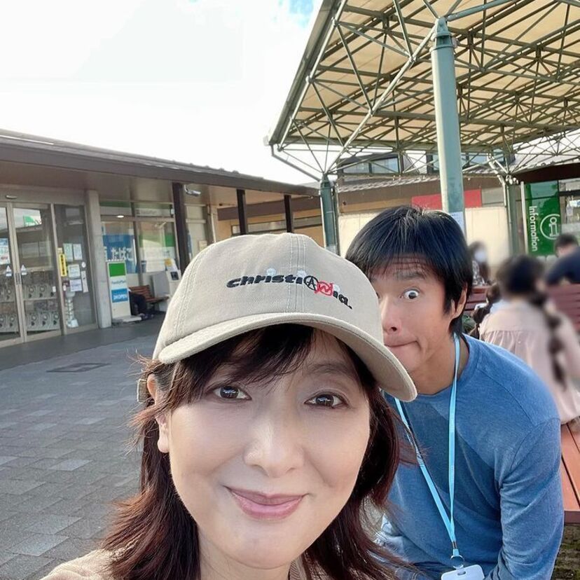 生田智子＆中山雅史のツーショットが公開！“おしどり夫婦”だと話題に！！