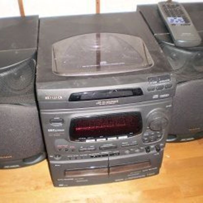 ケンウッドは高級なのでアイワ(aiwa)でした。　ミニコンポやラジカセ、アイワのオーディオ機器を振り返る。