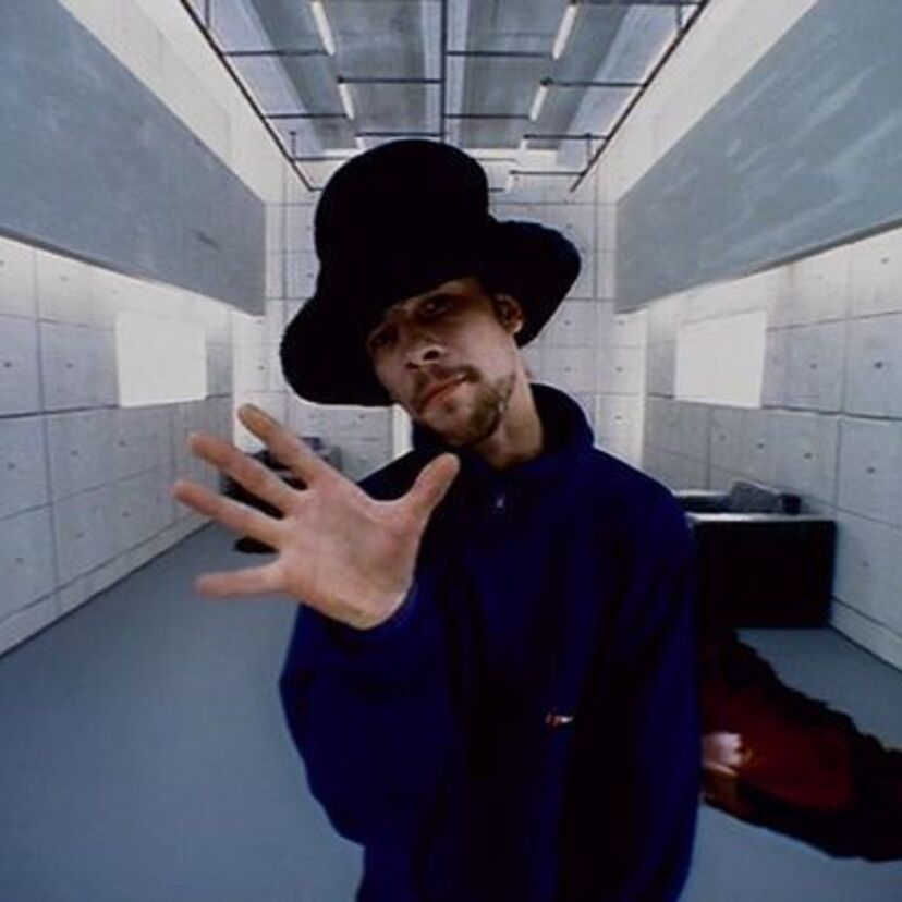 太った？ジャミロクワイが床が動く曲『Virtual Insanity』を語る動画が公開！歌詞の誕生は日本の”地下街”がきっかけ！？