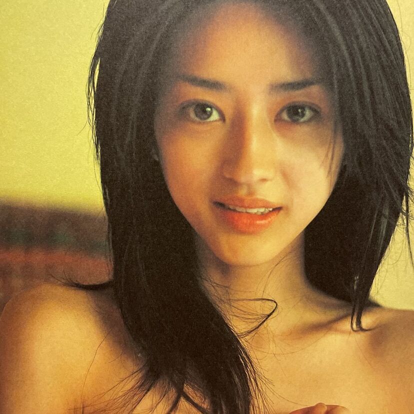 【小沢真珠】昼ドラ『牡丹と薔薇』で放ったインパクトが絶大！かつて披露したセクシーショット＆官能シーンもチェック！
