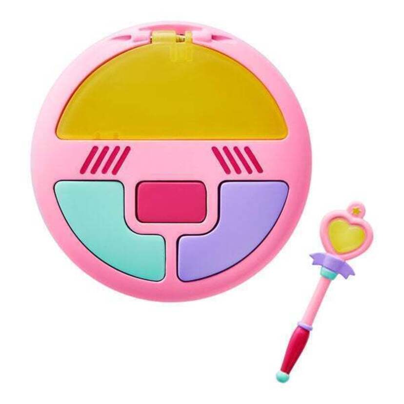 『魔法の天使クリィミーマミ』より、光る！鳴る！なりきり仕様の玩具「まほうのコンパクト」が40周年を記念して登場。