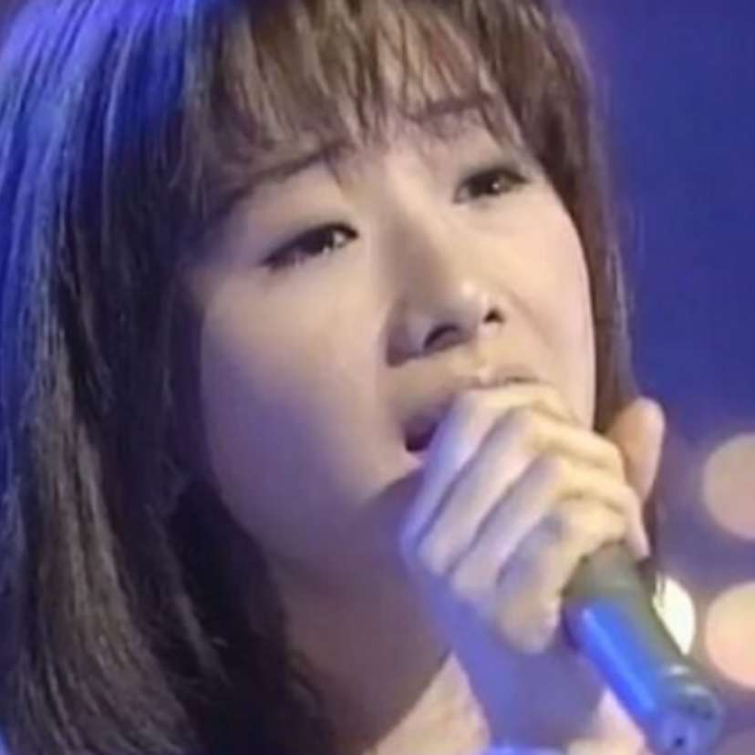 セクシー系ニューミュージック系シンガーで女優の『佐伯伽耶』って引退しゃったの？！