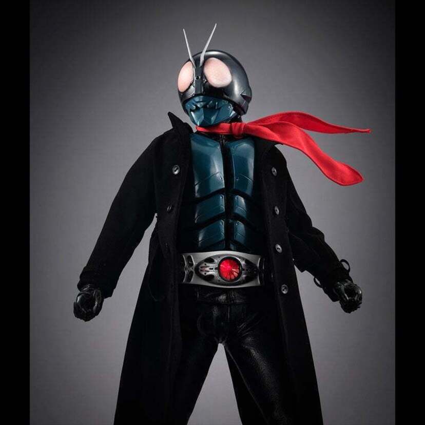 映画『シン・仮面ライダー』に登場した「仮面ライダー」が発光ギミックを搭載した約40cmのフィギュアになって登場！！