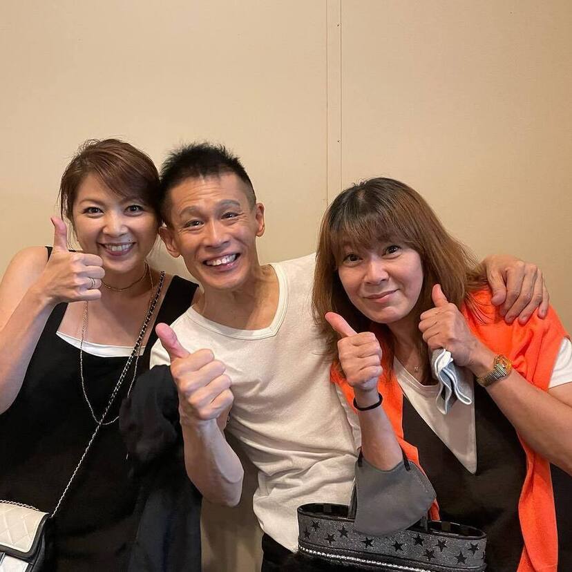 網浜直子（54）が柳沢慎吾（61）、飯島直子（55）との3ショットを披露！「W-NAO」の仲良し2ショットも！！