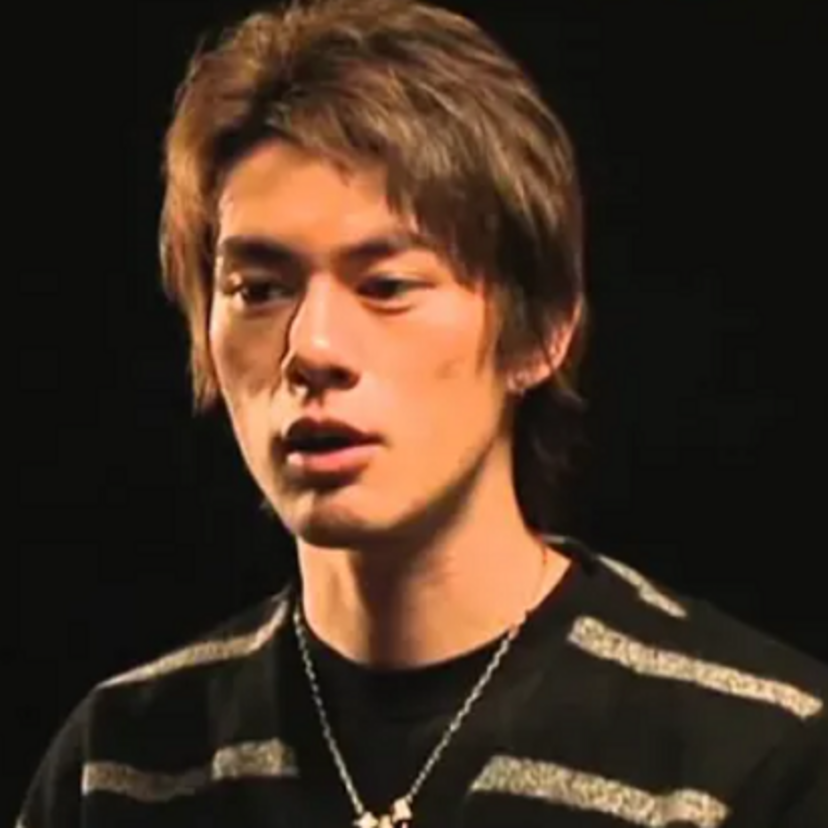 「仮面ライダー龍騎」で仮面ライダーインペラーを演じた『日向崇』も引退？！