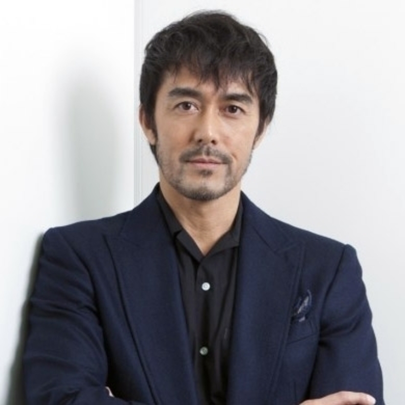 阿部寛（59）が新事務所を設立！“90年代風”のレトロな公式サイト「阿部 寛のホームページ」が激重に！！