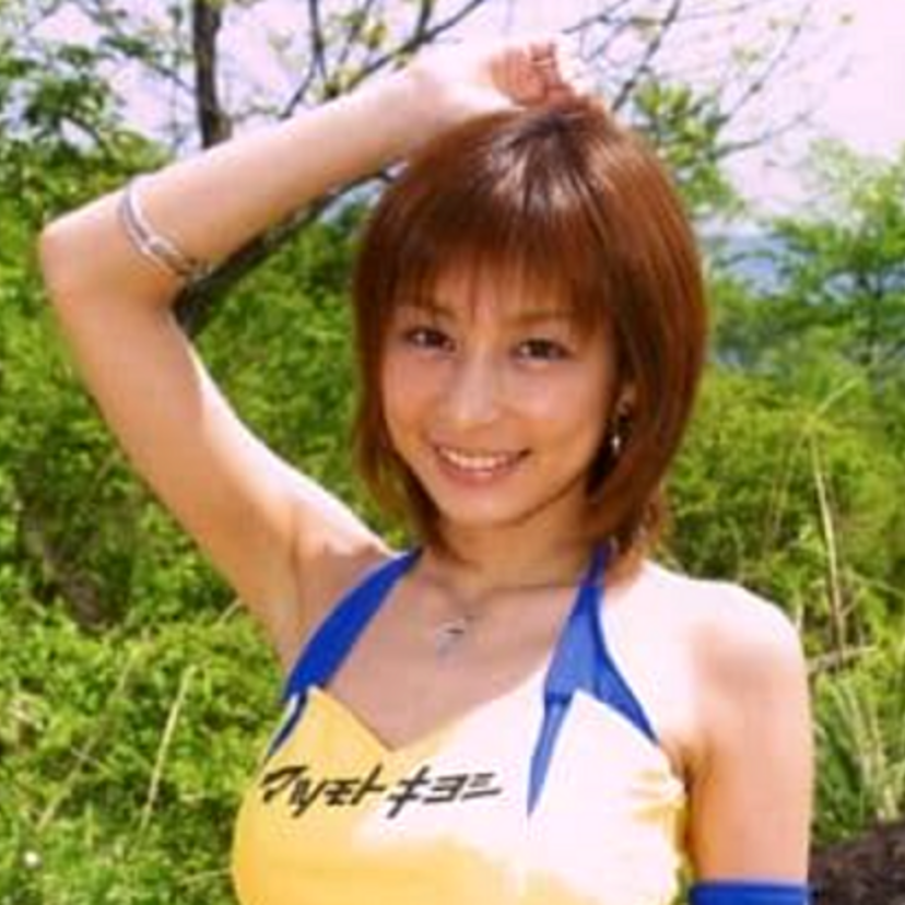 「avex」や「AZZECT」などイメージガールを務めた『真崎麻衣』！！