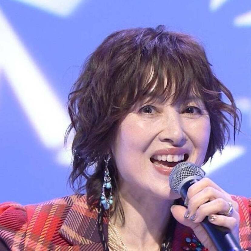 BS日テレにて、今年デビュー40周年を迎えた荻野目洋子が「ダンシング・ヒーロー」「六本木純情派」などのヒット曲を熱唱！！