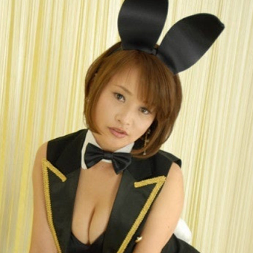 「バニーガール向上委員会」会長でドラマや映画など女優としても活動していた『鈴々木保香』!!
