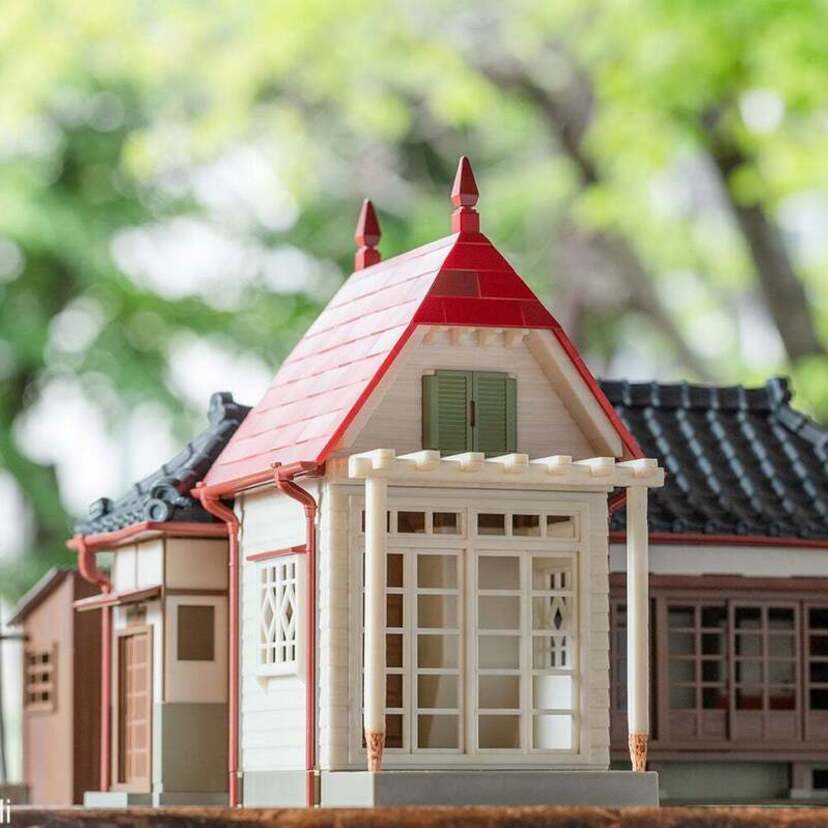 『となりのトトロ』メイとサツキが住むおうちが、遊び心あふれるミニチュアハウスになって登場！！