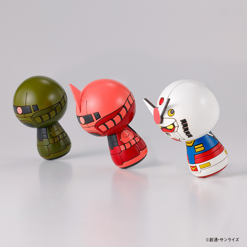 ガンダムが伝統工芸「卯三郎こけし」に変身！木の温もり溢れる3体が登場。限定セットは台座付き