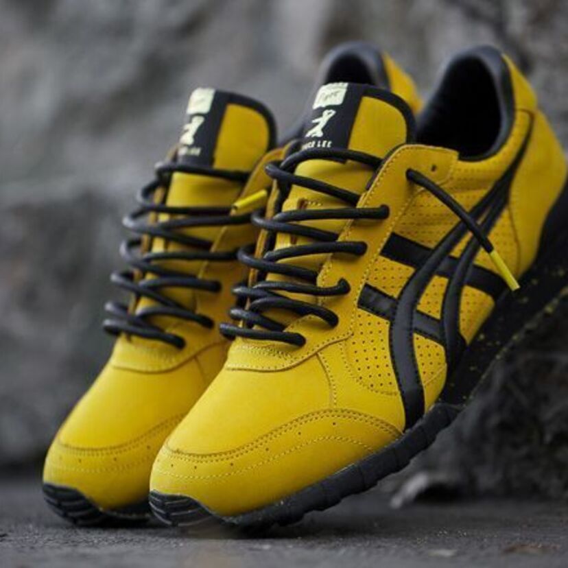 オニツカタイガーがブルース・リー生誕75周年コラボのスニーカーを発売!