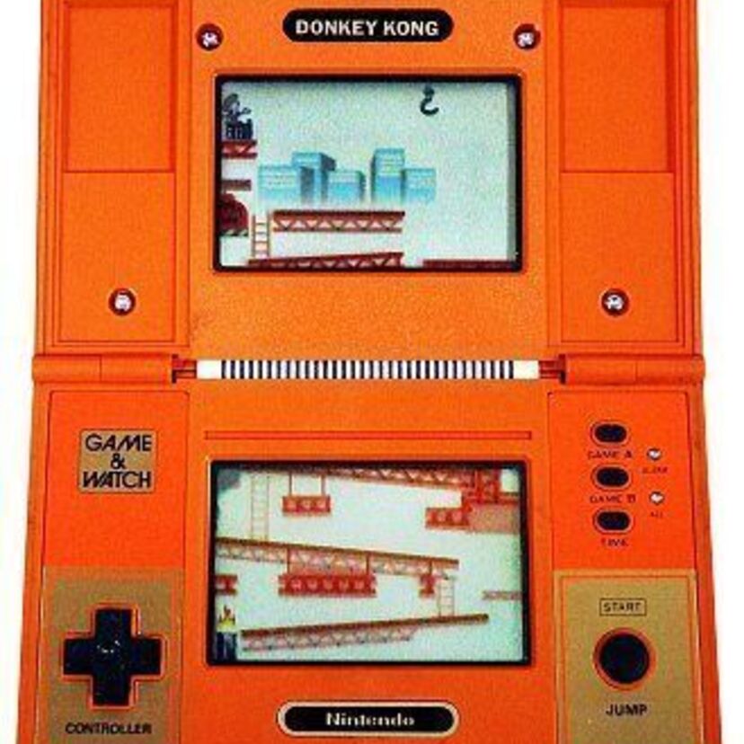 ゲームウォッチ版のドンキーコングはマルチスクリーンと十字ボタンに興奮!