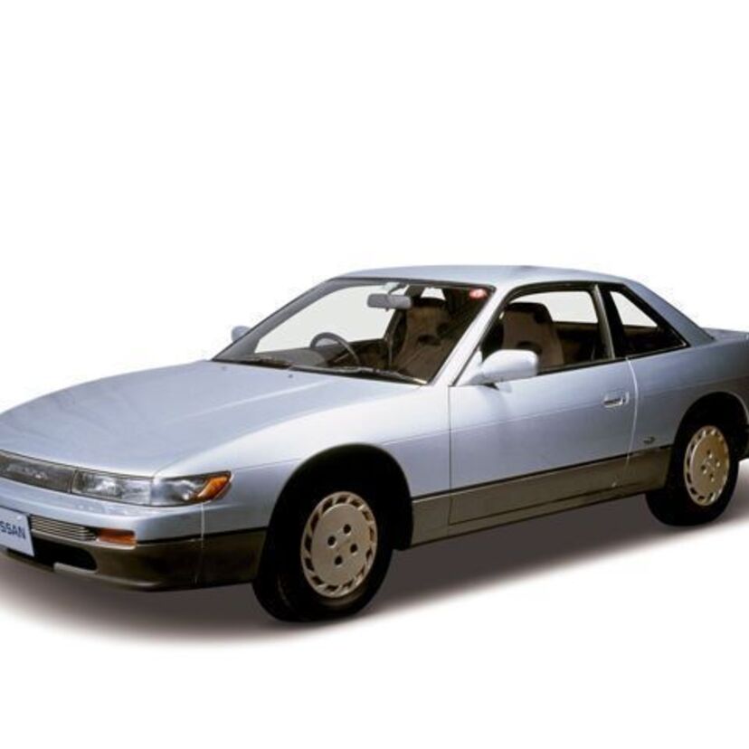 【日産・5代目シルビア S13型】デートカー、走り屋の車、二面性を持つS13シルビア