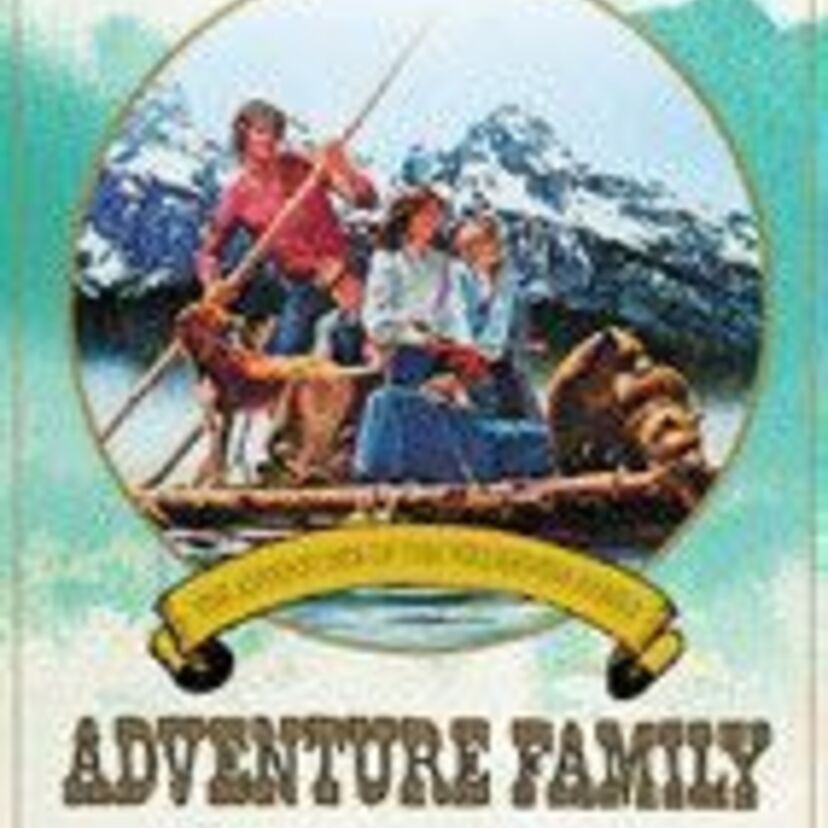 娘のために大自然の山の中で生活する一家の物語。映画『アドベンチャーファミリー』