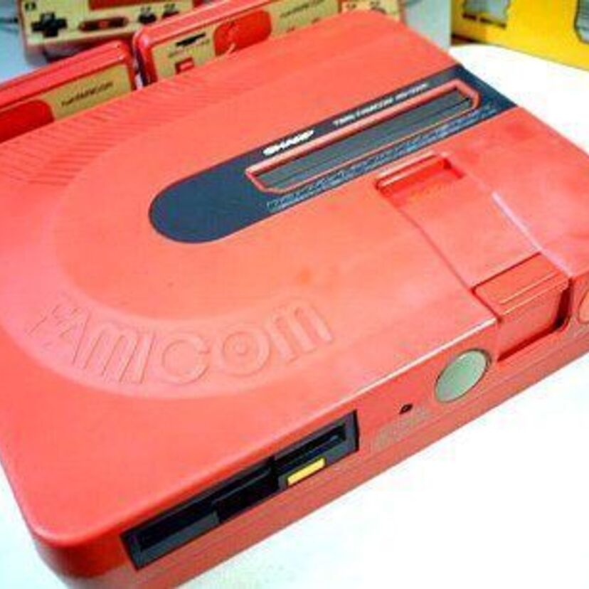 【高額なツインファミコン】ファミコンとディスクシステムが一体型となったパーフェクトマシン「ツインファミコン」!だけど別々に買うよりも2,200円高かった!!