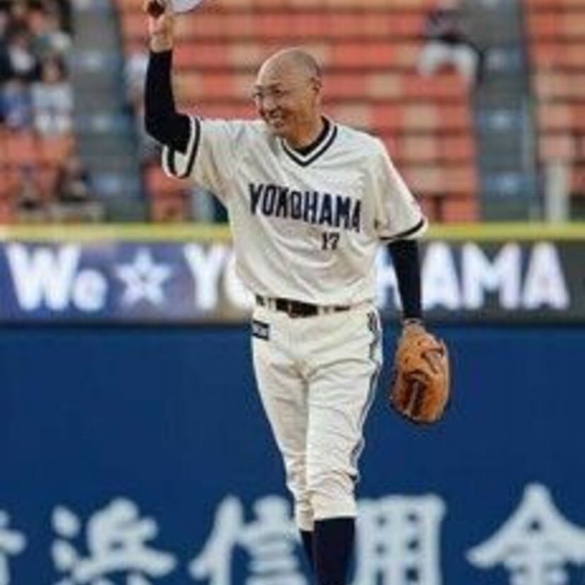 元大洋ホエールズ・エース斉藤明雄、大洋復刻ユニフォームで始球式に登板！