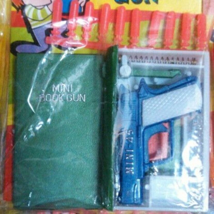 駄菓子屋のおもちゃ（駄玩具）。昭和スピリッツ全開な懐かしい商品たち。