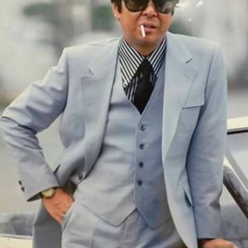 石原裕次郎や渡哲也、昔は渋いサングラスの似合う俳優が多かったですね。