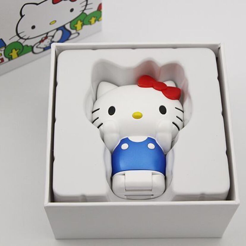 『ハローキティフォン』販売開始！見事に立体化されたキティちゃんの携帯電話登場。