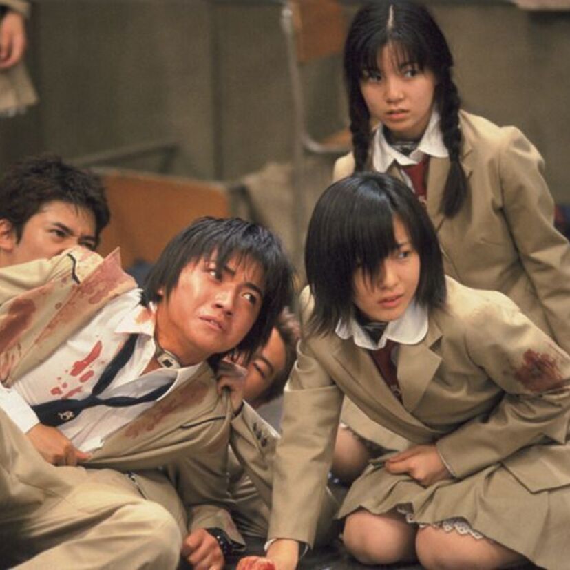 『ねえ、友達殺したことある?』の強烈キャッチコピー！20世紀最後の問題作！「バトル・ロワイアル」衝撃シーン10選