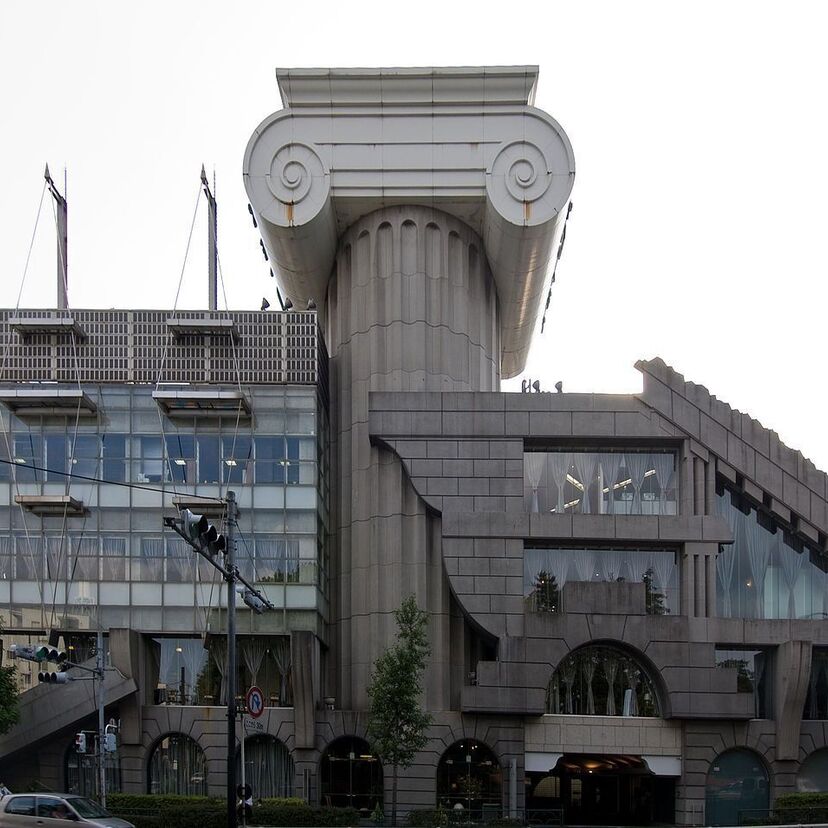 【ポストモダン建築】バブル時代に建てられたちょっと変わったデザインな建物