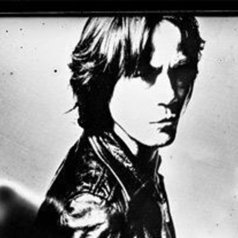 氷室京介、幻の写真集『MEMENT』が完全受注生産で市販化！ステージ衣装を含む展示イベントも開催！！