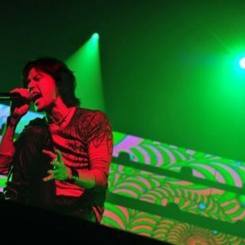 B'z・稲葉浩志、ソロライブ映像作品で初のDVD＆BD同時総合首位！