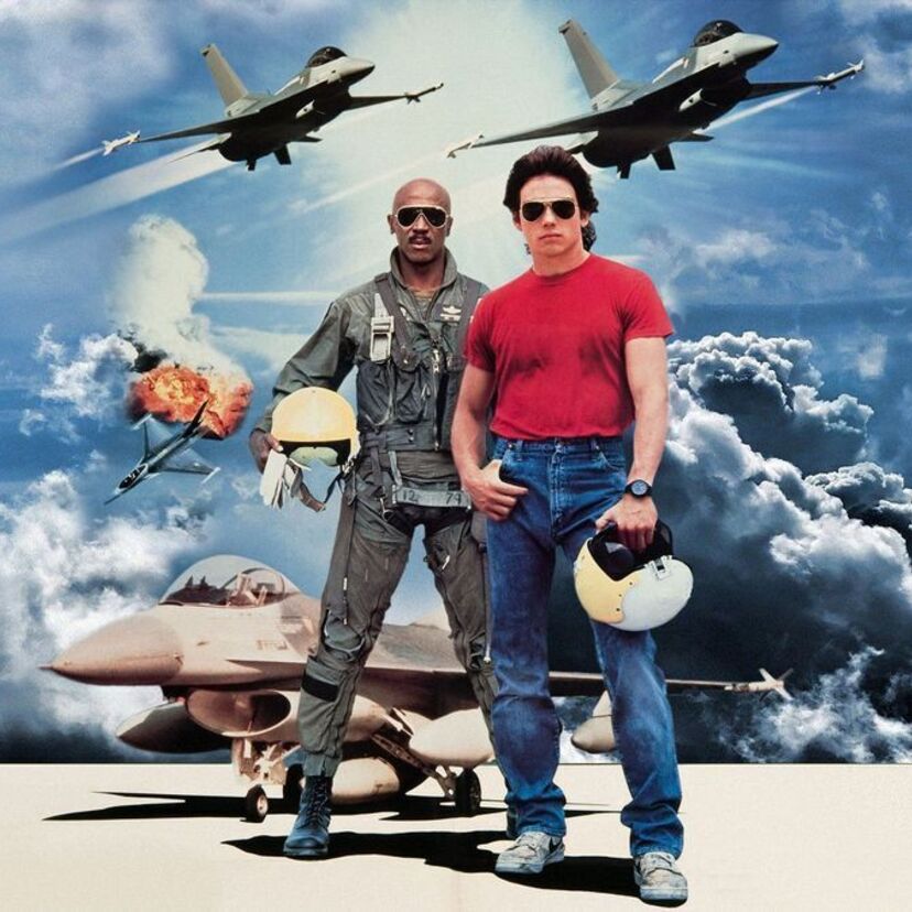 映画『アイアン・イーグル』”イーグル”の愛称を持つ戦闘機F-15が使用出来なかった！！