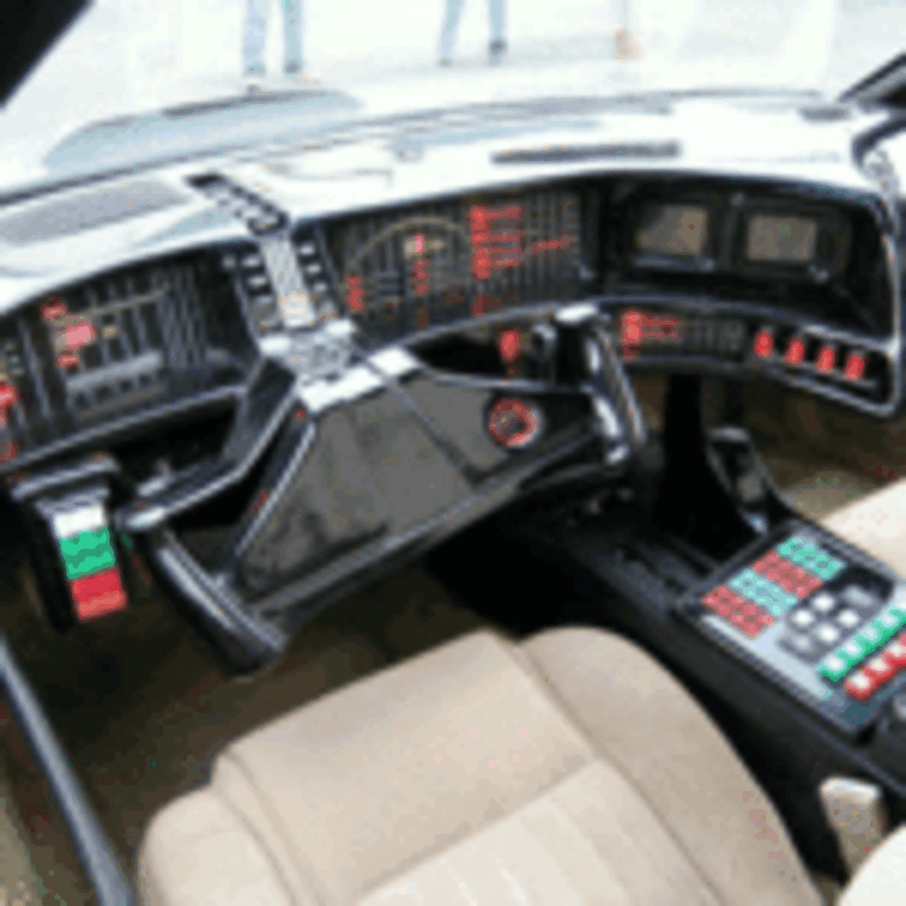 今と昔の自動車比較。しばらく運転しないと知らない人も多いかも。電動化されるパーツ