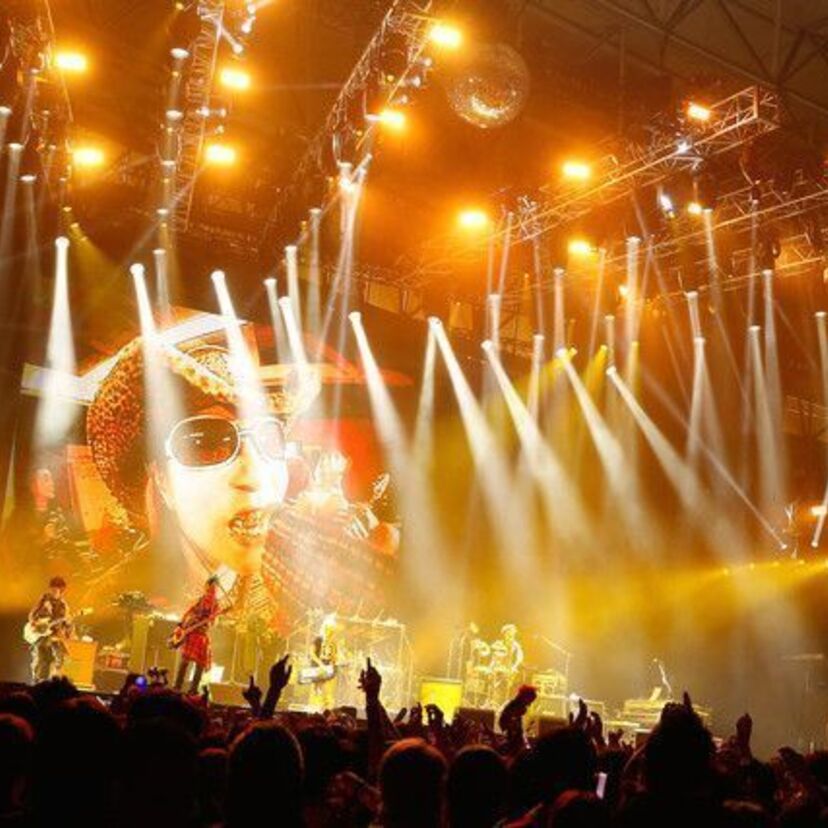 hideさんバンドがヴィジュアル・ジャパン・サミットに出演！hideさんの歌声にYOSHIKIがピアノを伴奏