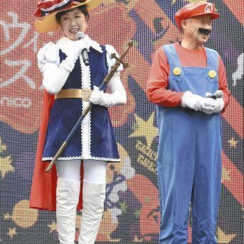 小池都知事がリボンの騎士・サファイアのコスプレでハロウィンイベントに登壇！